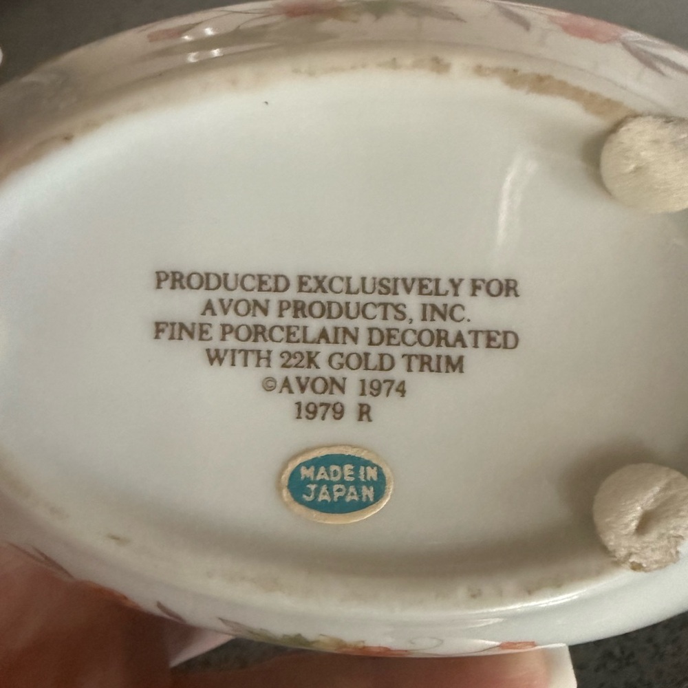 Avon Fine Porcelain with Gold Accents - Picture 5 of 6